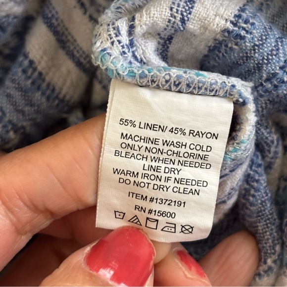 Briggs New York Linen Blue and White Striped Shorts - Picture 7 of 10